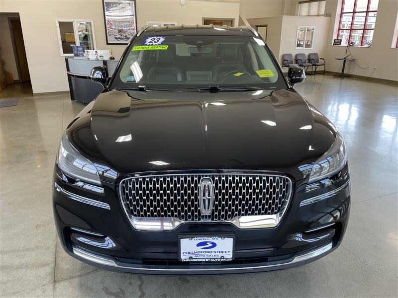 2023 Lincoln Aviator Livery AWD's photo