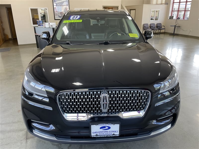 2023 Lincoln Aviator Livery AWD's photo