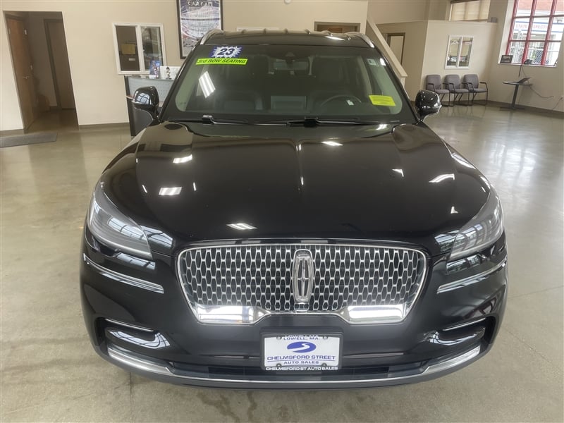 2023 Lincoln Aviator Livery AWD's photo